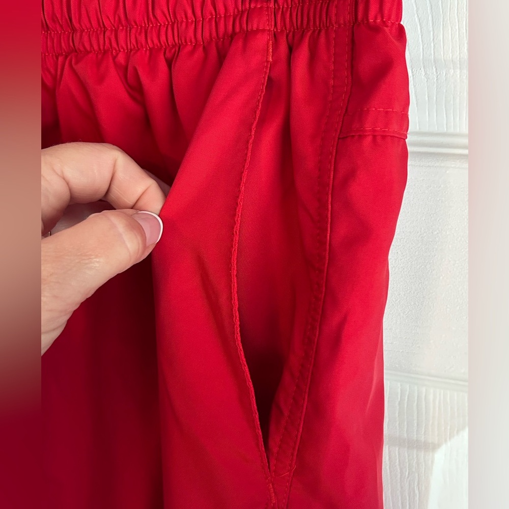 EUC Men’s Nike Athletic shorts. Red with drawstring waist and mesh lining Sz L - Picture 6 of 13
